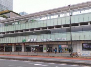 【ミドル歓迎】新宿駅より徒歩5分！年収420万円！労務!