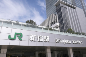【年収420万＊新宿駅5分】ミドル歓迎！朝ゆっくり10時出社！経理！