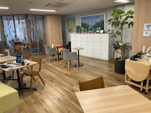 【年収500万円】経理＆労務＊駅から徒歩2分＊定年70才≪実働7.5時間勤務≫