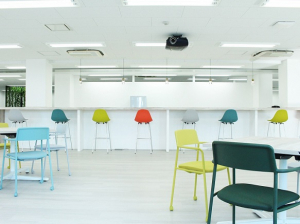 【高時給1950円】経理事務＊勤務時間変更OK＊残業月5時間程度≪デニムOK≫